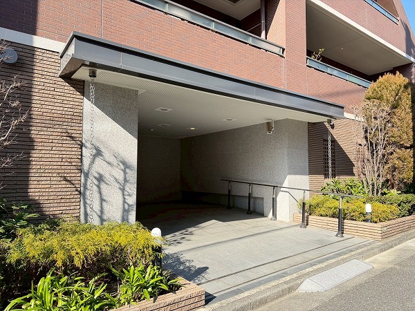 D'グランセ深沢リージェントコート　アプローチ