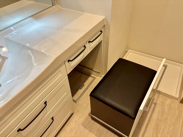 サンウッド文京開運坂上_スツールの写真