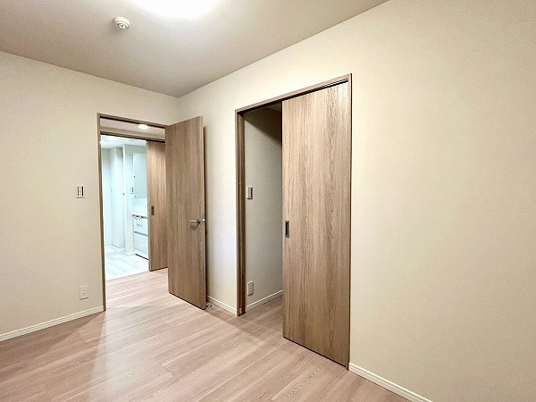 ジェイシティ千歳烏山_約5帖の洋室の写真