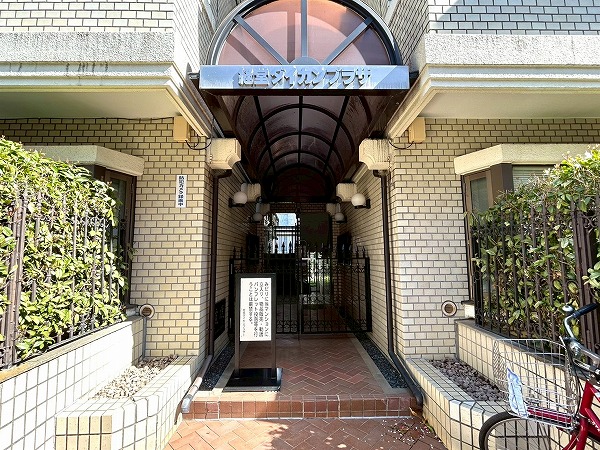 経堂ダイカンプラザ　アプローチ