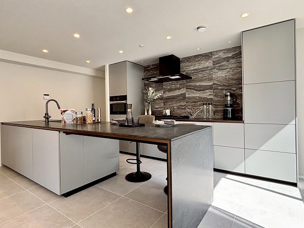 グランフォルム六番町_リノベーション済みのキッチンの写真