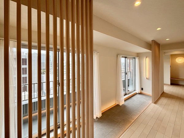 朝日九段マンション_リノベーション済みの廊下の写真