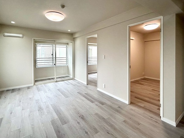 パールハイツ笹塚_明るいリビングダイニングキッチンの写真