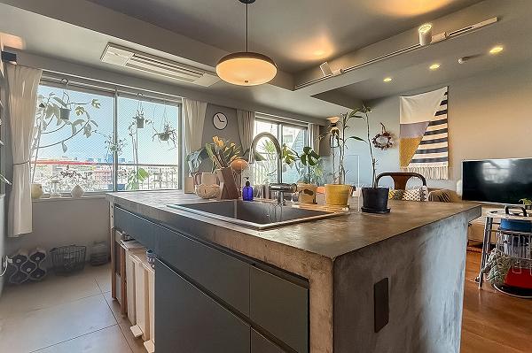 南麻布パークホームズ_お洒落なキッチンの写真3