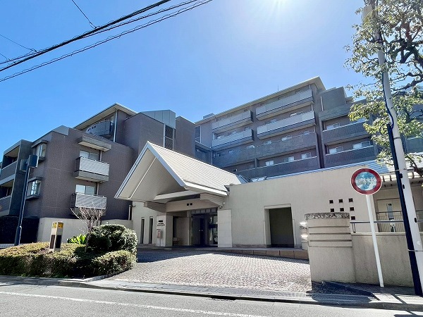 ライオンズマンション弦巻グランフォート　外観