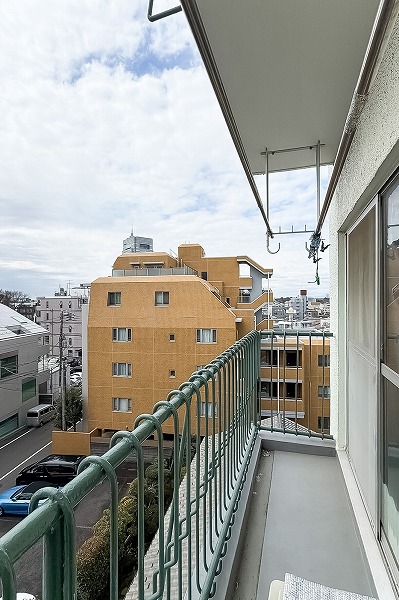 ハイライフ用賀_バルコニーの写真