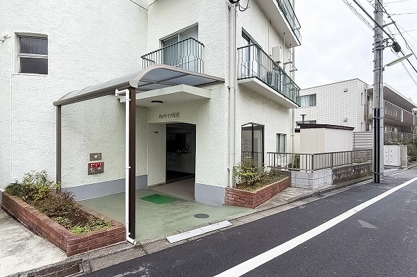 ハイライフ用賀_アプローチの写真