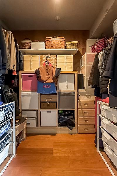 南麻布パークホームズ_ウォークインクローゼットの写真