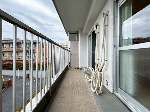 日商岩井芦花公園マンション_東向きのバルコニーの写真2