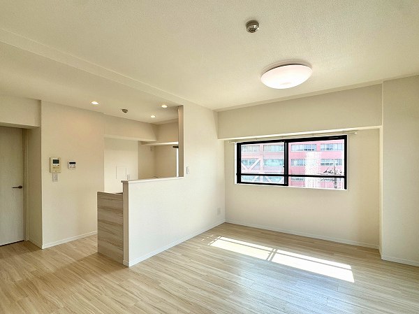 グランイーグル梅屋敷_LDKの写真3