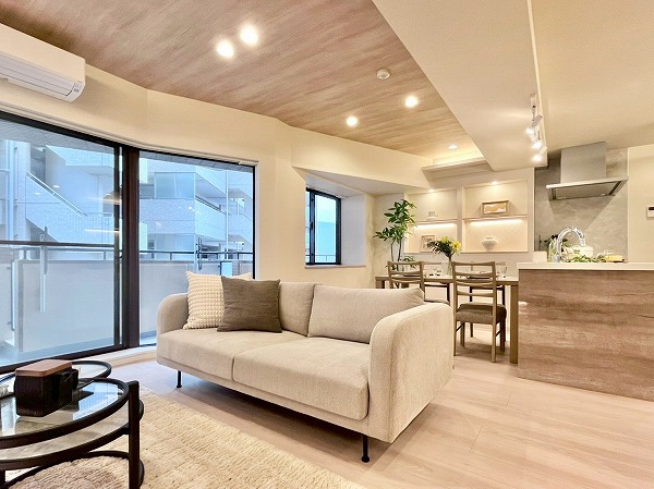 ディアナコート二子玉川園_広々としたリビングダイニングキッチンの写真