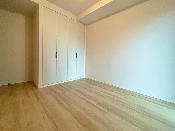 パークシティ中野ザタワーブリーズ_日当たり良好な洋室の写真2