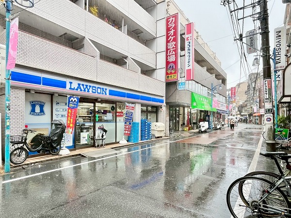 池尻大橋駅前の通り