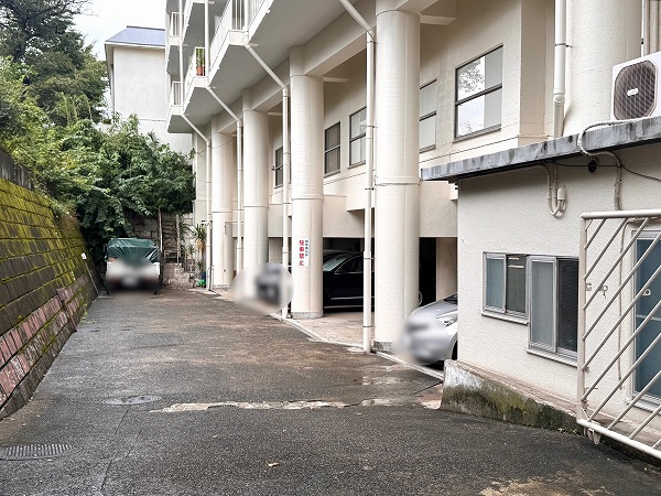 中銀目黒マンシオン 駐車場
