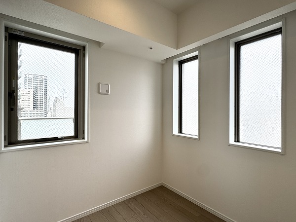 リビオ目黒リバーサウス_二面採光の洋室の写真