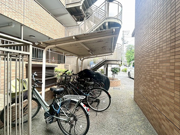 マンションアクロス代々木 駐輪場