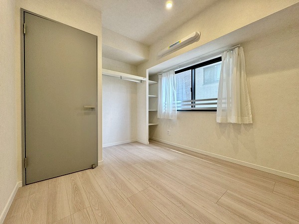 シーアイマンション根津弥生坂_収納豊富な洋室の写真