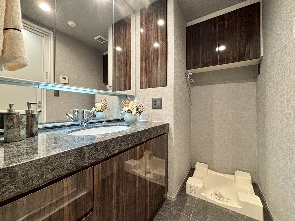 シティハウス神宮北参道_清潔感のあるパウダールームの写真