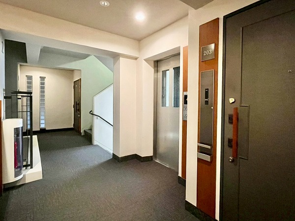 ライオンズマンション弦巻グランフォート　内廊下