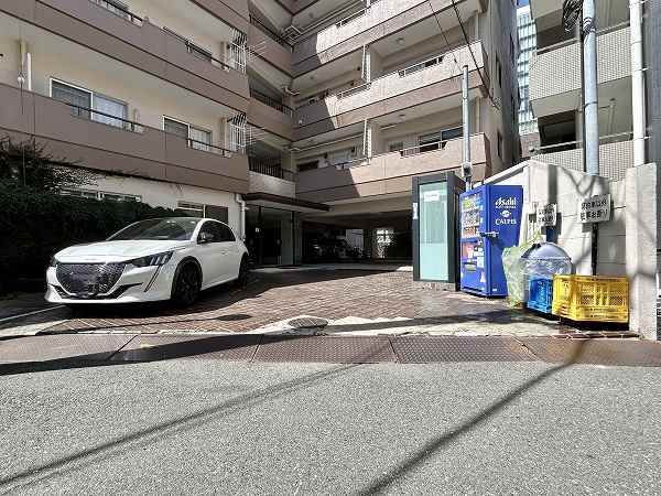 南青山コンド　アプローチ