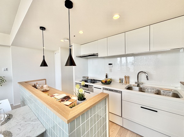 西早稲田シティタワー_お洒落なキッチンの写真