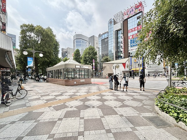 池袋駅東口周辺