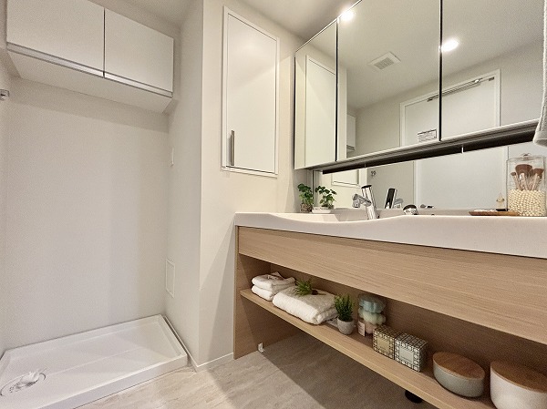 西早稲田シティタワー_広々としたパウダールームの写真