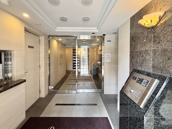 プレサンス本駒込アカデミア　エントランス