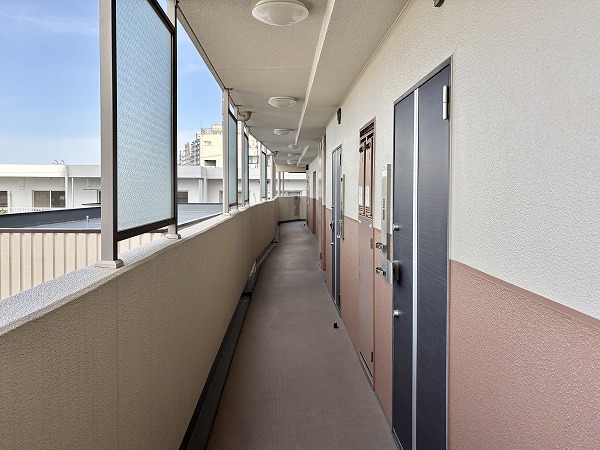 プレサンス本駒込アカデミア　外廊下