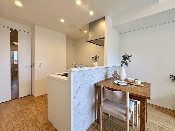 プレサンス本駒込アカデミア_リノベーション済みのキッチンの写真