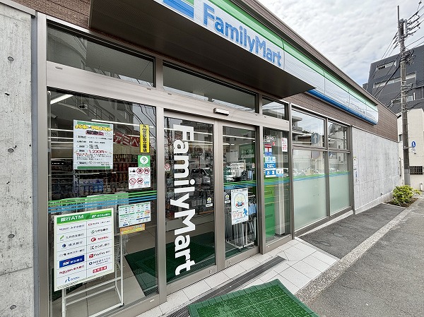 ファミリーマート 三軒茶屋二丁目店