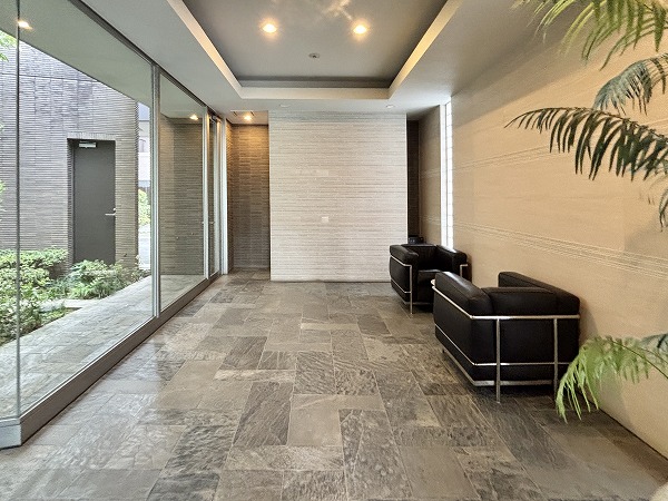 シャリエ三軒茶屋　エントランスホール