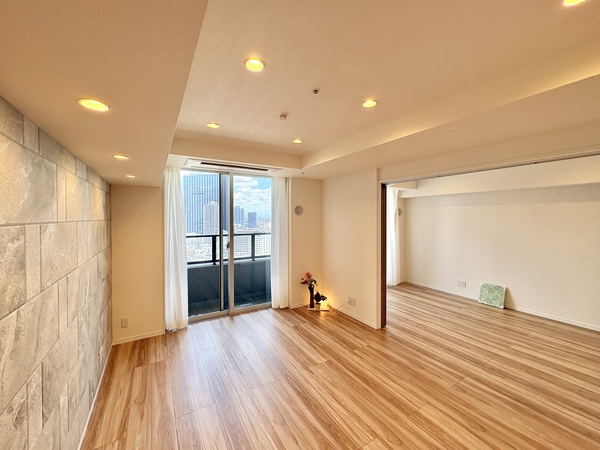 ファーストリアルタワー新宿_メインルーム2の写真