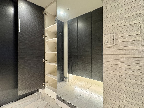 ヴァントヌーベル代々木_玄関の写真