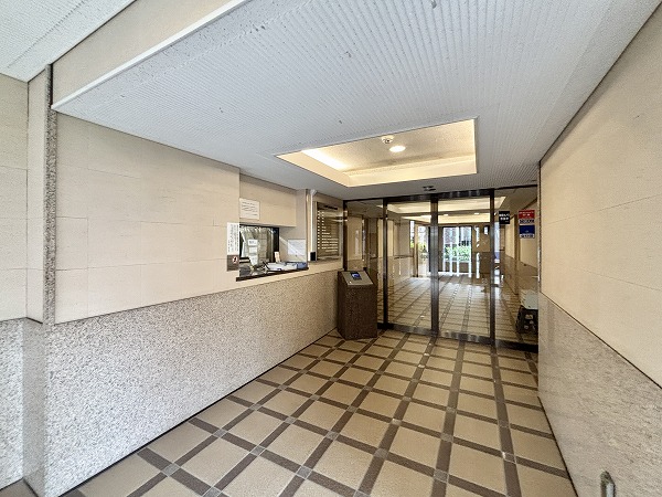 ライオンズガーデンヒルズ白山　エントランス