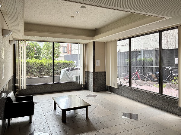 ライオンズガーデンヒルズ白山　ラウンジ