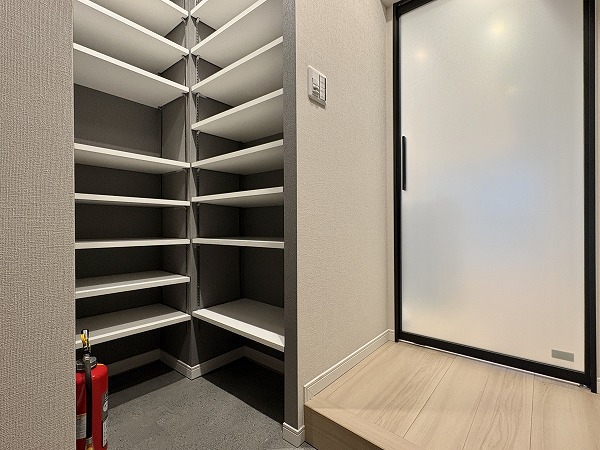 ドルミ代々木_玄関収納の写真