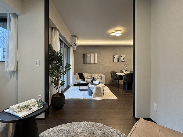 ユニーブル渋谷神南_約5.8帖とリビングダイニングキッチンの洋室の写真