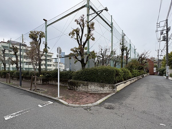 港区立本村小学校