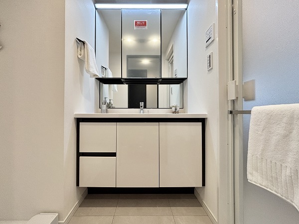 クオス目白ラ・プルーム_清潔感のあるパウダールームの写真