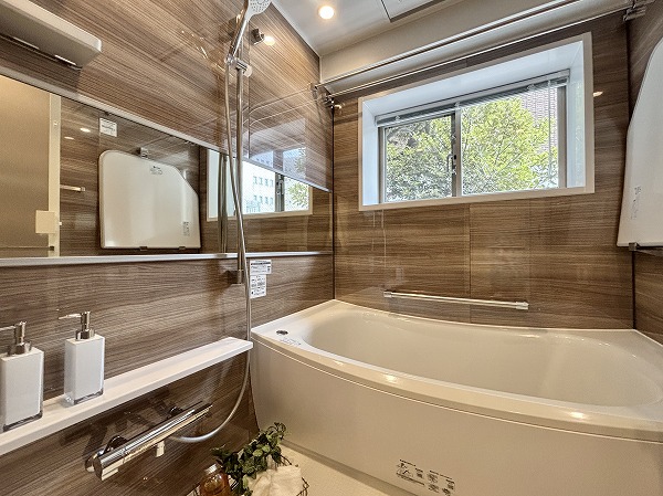 クオス目白ラ・プルーム_広々としたバスルームの写真