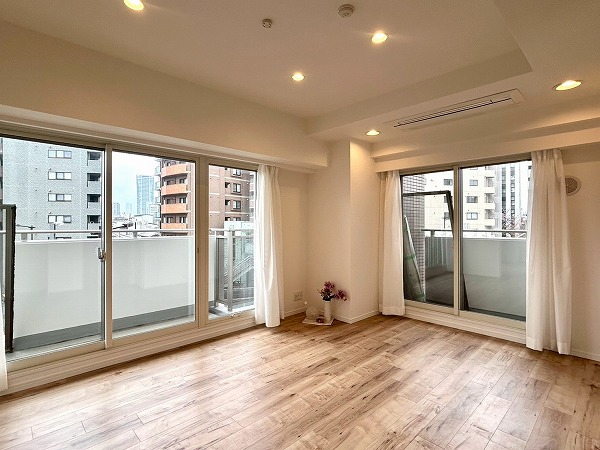 ヴィーナ・パルテール_ゆとりのあるリビングダイニングキッチンの写真