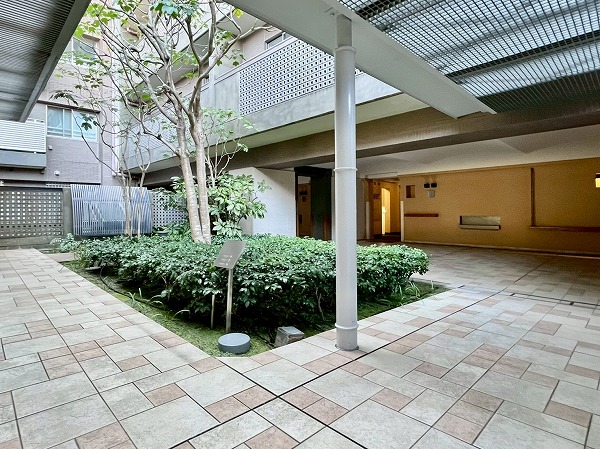 ライオンズマンション弦巻グランフォート　中庭