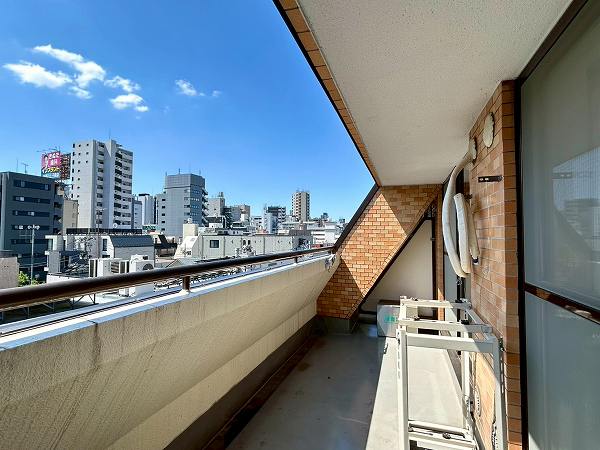 ライオンズマンション幡ヶ谷_陽当たりの良いバルコニーの写真