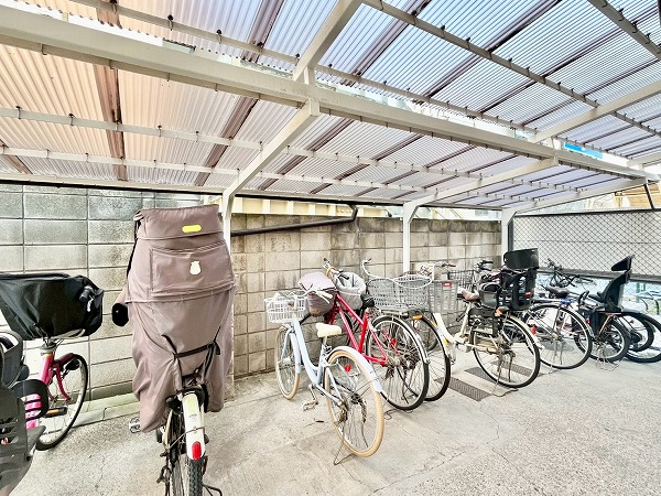 ローヤルハイツのざわ　駐輪場