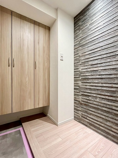 グランドパーク池尻大橋_デザイン性のある玄関の写真