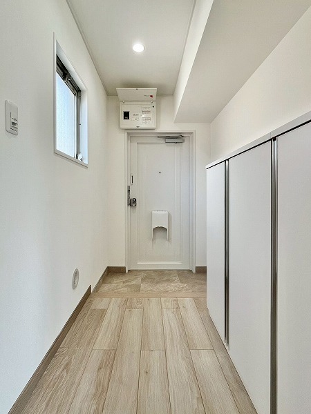 ローヤルハイツのざわ_玄関の写真