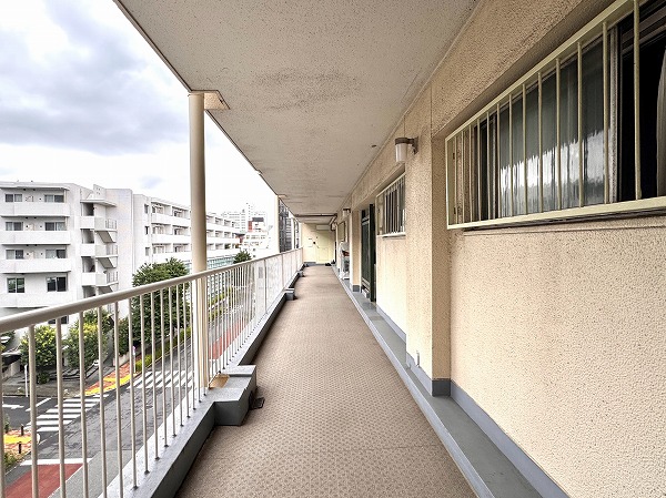 中銀目黒マンシオン 外廊下