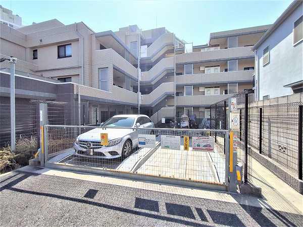 プレシス田園調布　駐車場