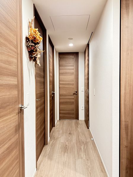 プラウドタワー目黒MARC_清潔感のある玄関の写真